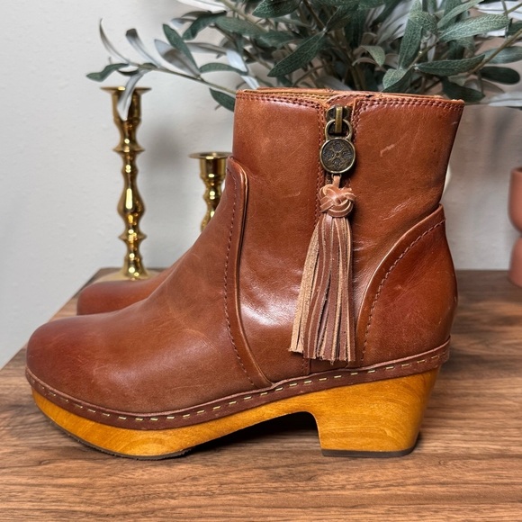 Patricia Nash Women's 6 Brown Leather Rafael Tasseled Ankle Clog Booties Chunky - Picture 3 of 8